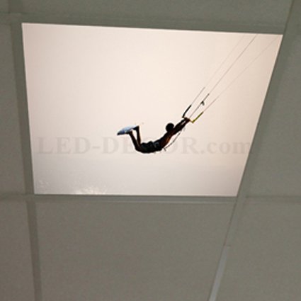 Visuel diffusant ref: Kitesurf 3. Format 60 x 60 cm pour dalles led de faux plafonds.